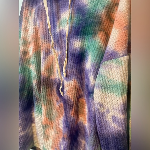 Pink Lily Waffle Knit Pullover. 2/$20 - Picture 2 of 4